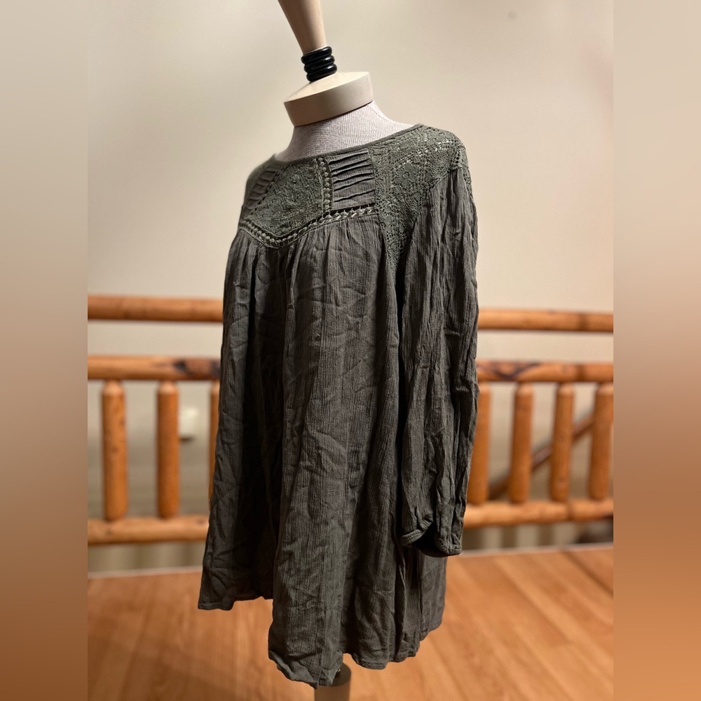 Liz Lange Maternity Olive Green Crochet Boho Top – Size M - Picture 2 of 7